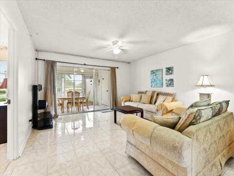 341 A Covered Bridge Boulevard, Lake Worth FL - photo 8 of 28