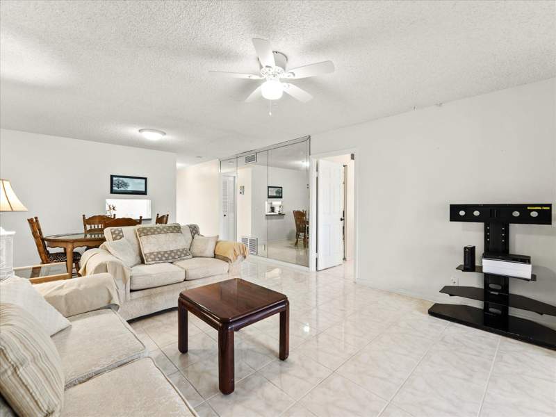 2 bedroom Condominium at 341 A Covered Bridge Boulevard, Covered Bridge, Lake Worth — photo 4