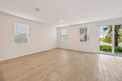 643 Salisbury Circle, Fort Pierce FL - photo 7 of 34