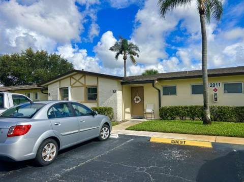 2811 Ashley Drive #E, West Palm Beach FL - photo 23 of 41