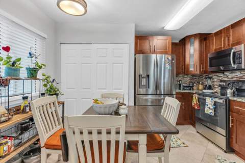 1375 SW 48th Terrace, Deerfield Beach FL - photo 6 of 67