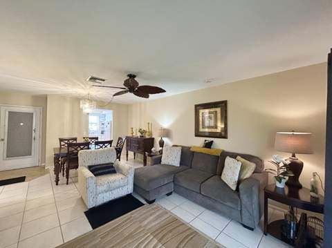 2811 Ashley Drive #E, West Palm Beach FL - photo 10 of 41