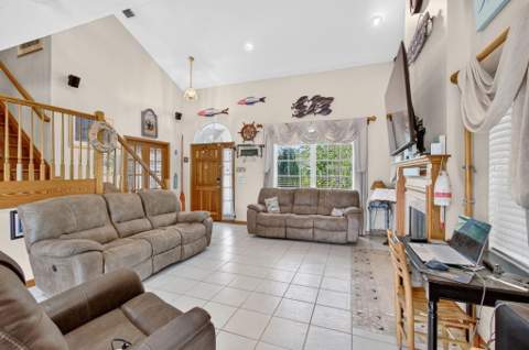 502 Venice Drive, Boynton Beach FL - photo 8 of 68