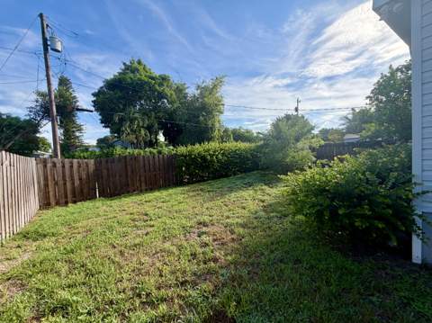 755 Ridgewood Drive, West Palm Beach FL - photo 21 of 25
