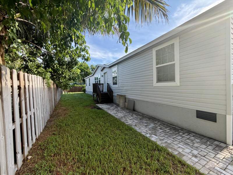 4 bedroom Manufactured Home at 755 Ridgewood Drive, Prospect Hills, West Palm Beach — photo 3