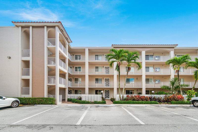 2 bedroom Condominium at 6112 Huntwick Terrace #102, Huntington Pointe, Delray Beach — photo 3