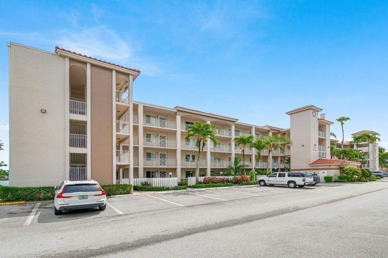2 bedroom Condominium at 6112 Huntwick Terrace #102, Huntington Pointe, Delray Beach — photo 2