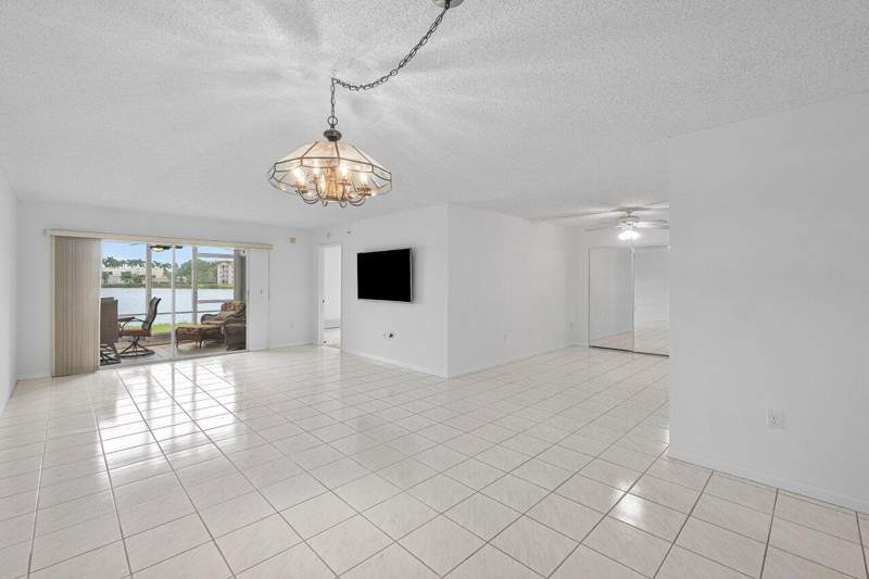2 bedroom Condominium at 6112 Huntwick Terrace #102, Huntington Pointe, Delray Beach — photo 5