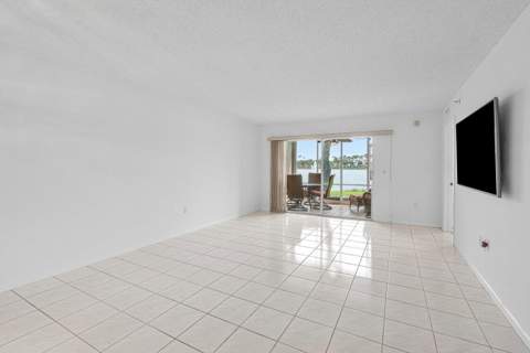 6112 Huntwick Terrace #102, Delray Beach FL - photo 6 of 56