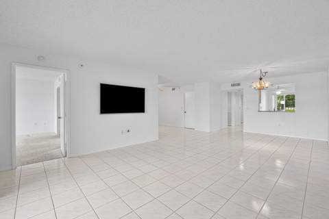 6112 Huntwick Terrace #102, Delray Beach FL - photo 9 of 56