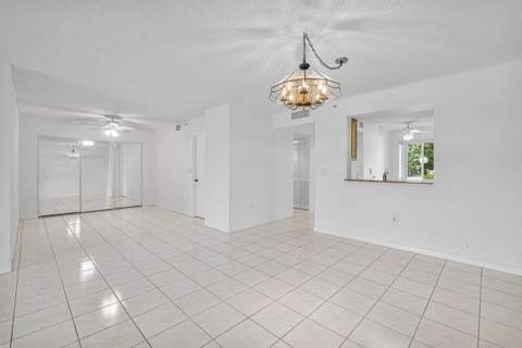 6112 Huntwick Terrace #102, Delray Beach FL - photo 10 of 56