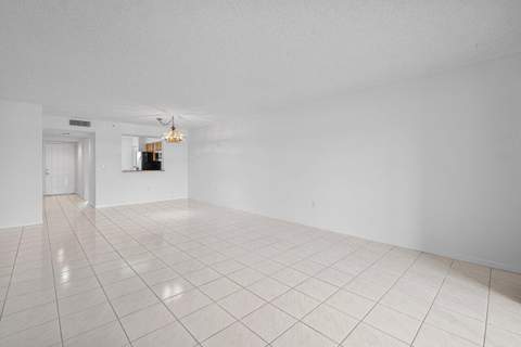 6112 Huntwick Terrace #102, Delray Beach FL - photo 7 of 56