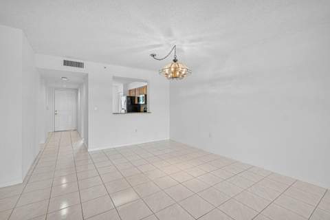 6112 Huntwick Terrace #102, Delray Beach FL - photo 8 of 56