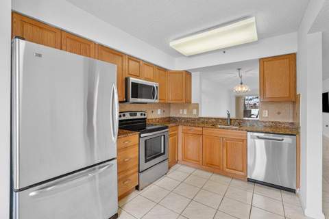 6112 Huntwick Terrace #102, Delray Beach FL - photo 15 of 56