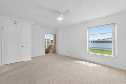 6112 Huntwick Terrace #102, Delray Beach FL - photo 19 of 56