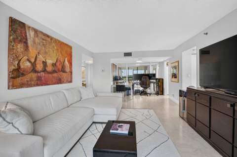 1863 Bridgewood Drive, Boca Raton FL - photo 11 of 64