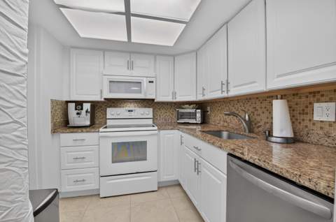 1863 Bridgewood Drive, Boca Raton FL - photo 16 of 64