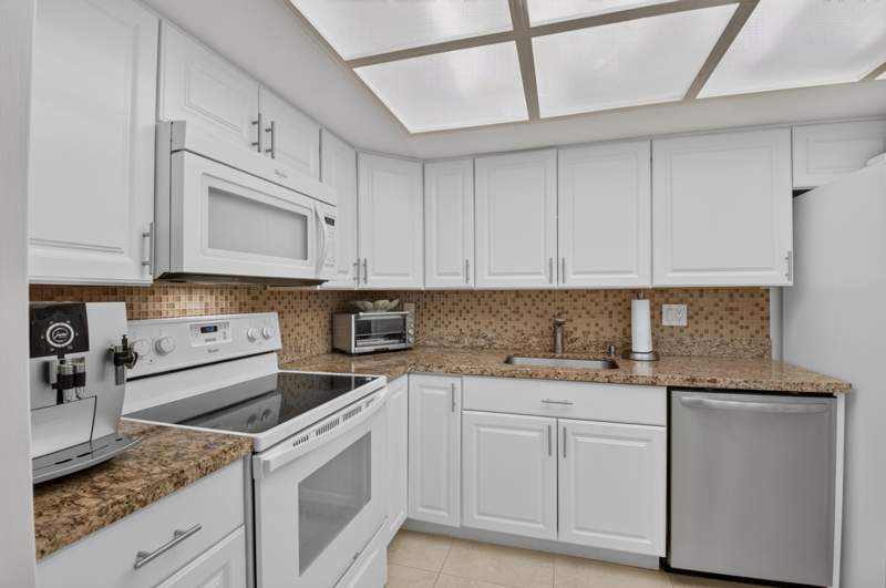 2 bedroom Condominium at 1863 Bridgewood Drive, Bridgewood, Boca Raton — photo 2
