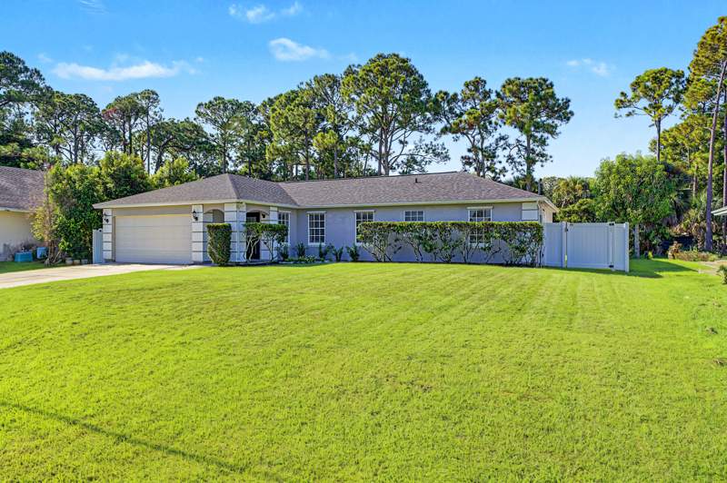 3 bedroom Single Family Residence at 1420 SW Melrose Avenue, Port St Lucie Section 14, Port St. Lucie — photo 2