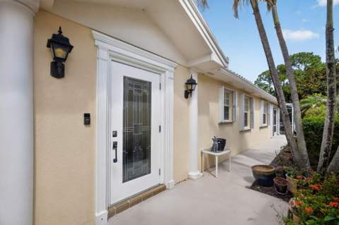 8522 SE Retreat Drive, Hobe Sound FL - photo 9 of 60