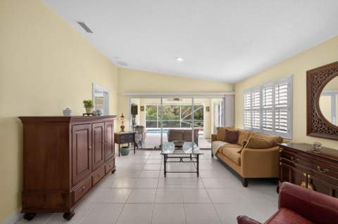 8522 SE Retreat Drive, Hobe Sound FL - photo 20 of 60