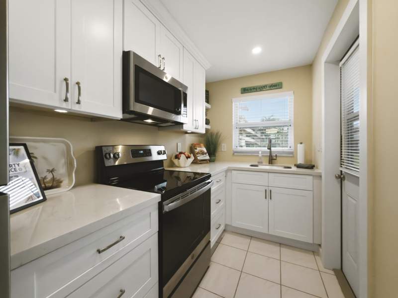 1 bedroom Condominium at 5300 Washington Street #O124, Beverly Hills Condo Number Nine, Hollywood — photo 5