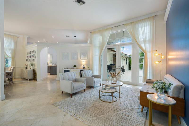 5 bedroom Single Family Residence at 2647 Edgewater Drive, Sector 7 South, Weston — photo 4