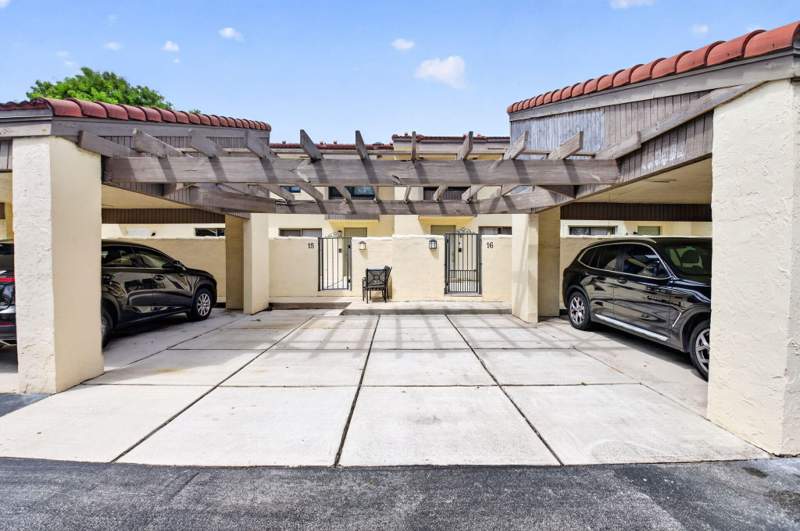 2 bedroom Townhouse at 1330 NW 13th Street #16, Meadow Knoll Townhomes, Boca Raton — photo 5
