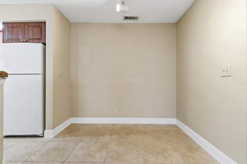 3350 Pinewalk Drive #1411, Margate FL - photo 9 of 29