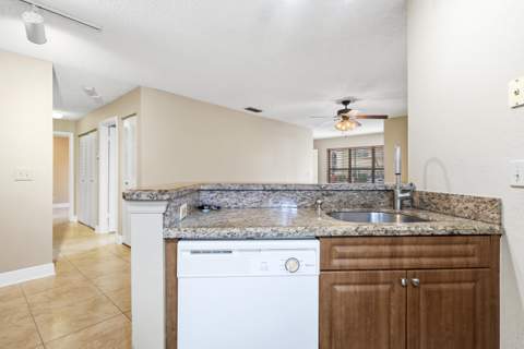 3350 Pinewalk Drive #1411, Margate FL - photo 8 of 29