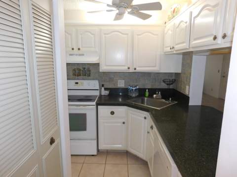 627 Sea Pine Way #A2, Greenacres FL - photo 8 of 18