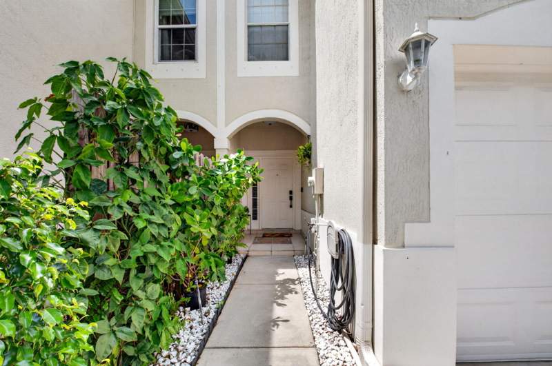 3 bedroom Townhouse at 1074 Woodfield Road, Pine Lake, Lake Worth — photo 5