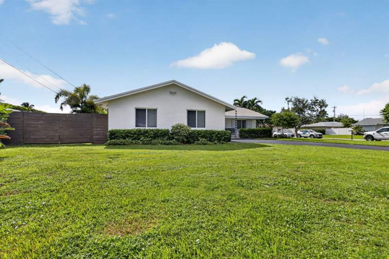 3 bedroom Single Family Residence at 617 Heron Drive, Tropic Palms 1, Delray Beach — photo 2