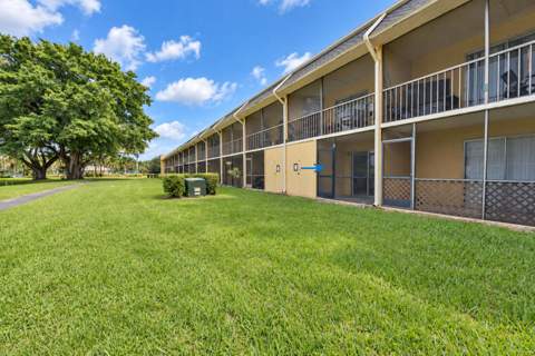 1604 Meadows Circle, Boynton Beach FL - photo 19 of 36