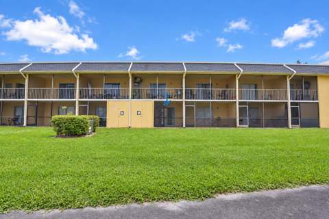 1604 Meadows Circle, Boynton Beach FL - photo 18 of 36