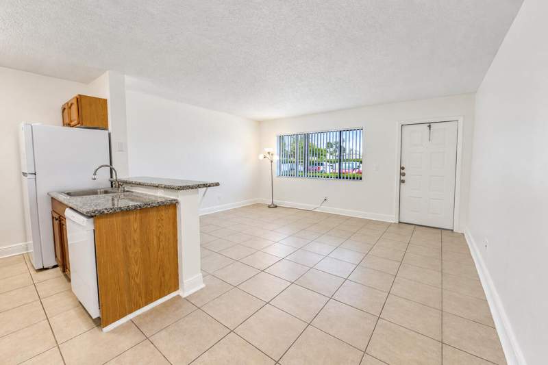 1 bedroom Condominium at 1604 Meadows Circle, Meadows On The Green Condo, Boynton Beach — photo 5