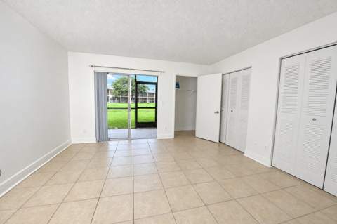 1604 Meadows Circle, Boynton Beach FL - photo 14 of 36