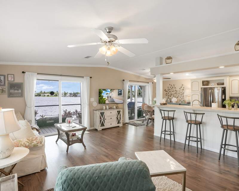 3 bedroom Mobile Home at 5420 Lagoon Drive, Ravenswood Estates & Marinas, Fort Lauderdale — photo 3