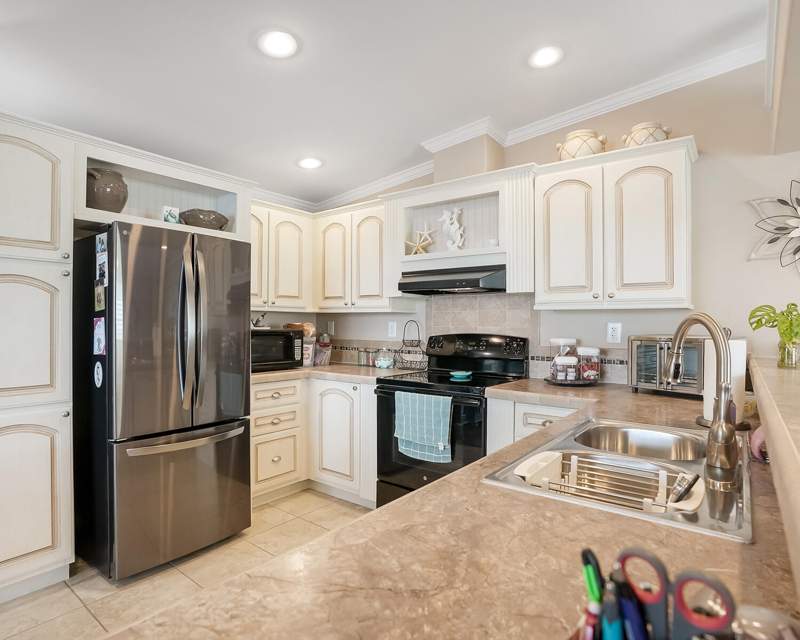 3 bedroom Mobile Home at 5420 Lagoon Drive, Ravenswood Estates & Marinas, Fort Lauderdale — photo 4