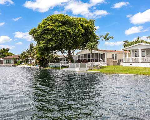 5420 Lagoon Drive, Fort Lauderdale FL - photo 15 of 54