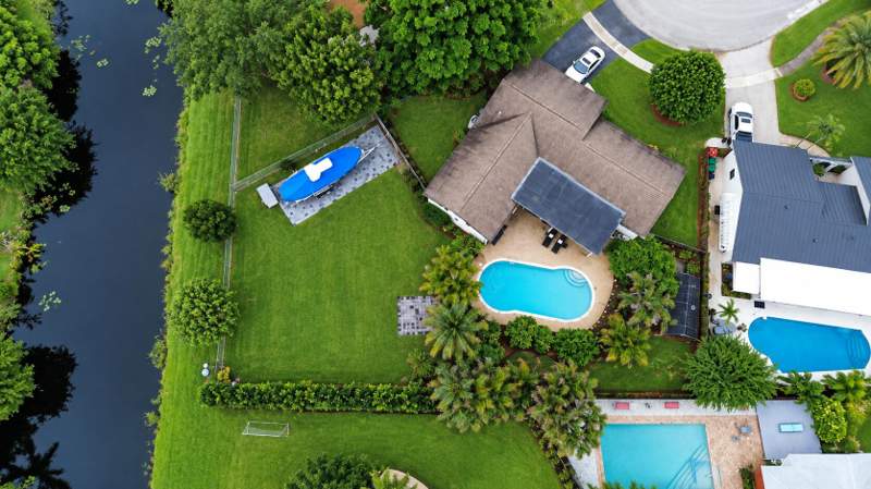 4 bedroom Single Family Residence at 8764 SW 51st Court, Timberlake, Cooper City — photo 2
