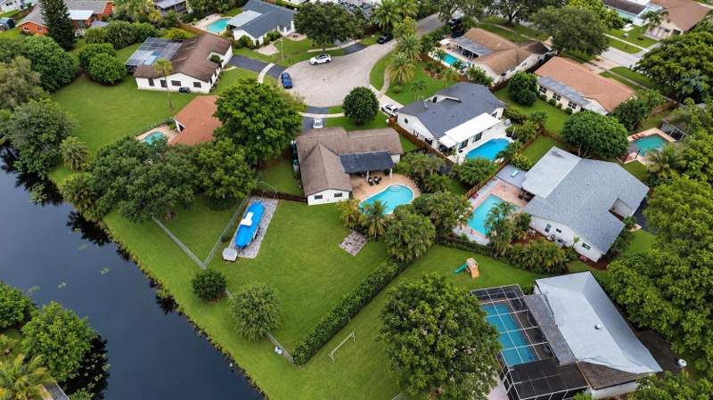 4 bedroom Single Family Residence at 8764 SW 51st Court, Timberlake, Cooper City — photo 4