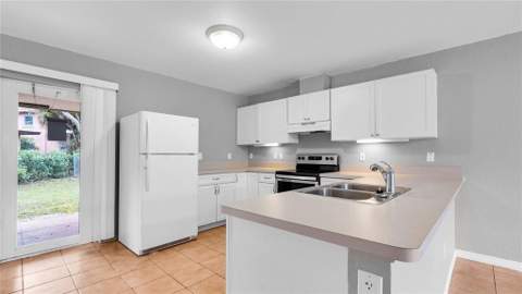 330 Avondale Drive, Pompano Beach FL - photo 12 of 28
