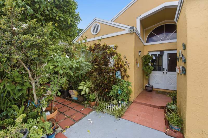 3 bedroom Single Family Residence at 3680 Marlberry Lane, Meadows Of Miramar, Miramar — photo 4