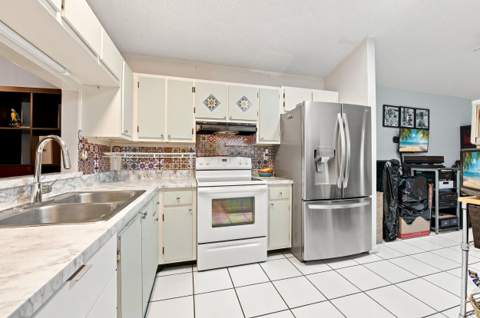 3680 Marlberry Lane, Miramar FL - photo 9 of 25