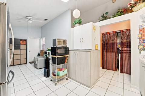 3680 Marlberry Lane, Miramar FL - photo 10 of 25