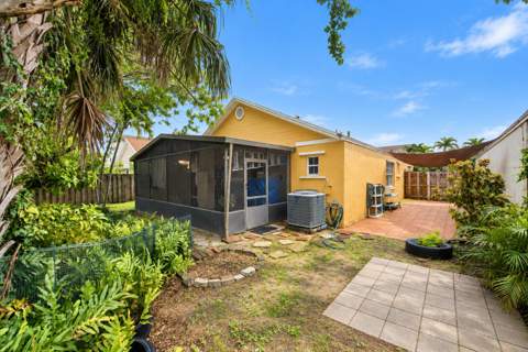 3680 Marlberry Lane, Miramar FL - photo 19 of 25