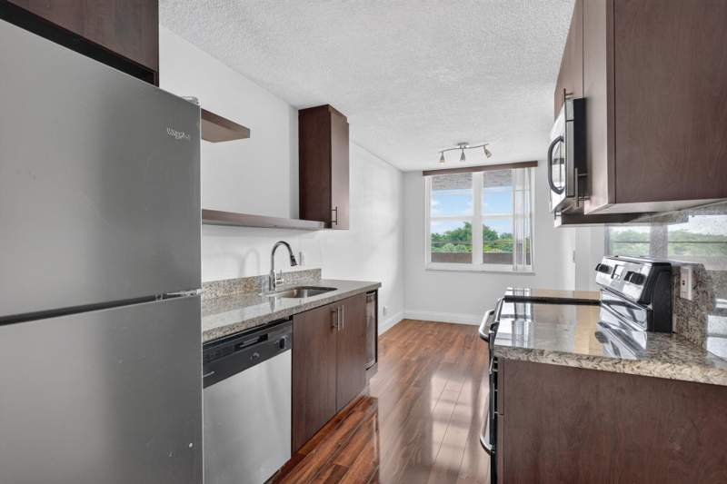 2 bedroom Condominium at 250 Jacaranda Drive #411, Coronado At Jacaranda Phase Two, Plantation — photo 2
