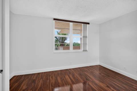 250 Jacaranda Drive #411, Plantation FL - photo 14 of 26