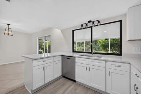 1425 SE Minorca Avenue, Port St. Lucie FL - photo 13 of 36